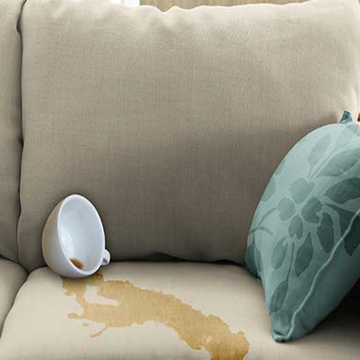 Washing_the_sofa (3) شستن لکه چای از روی مبل