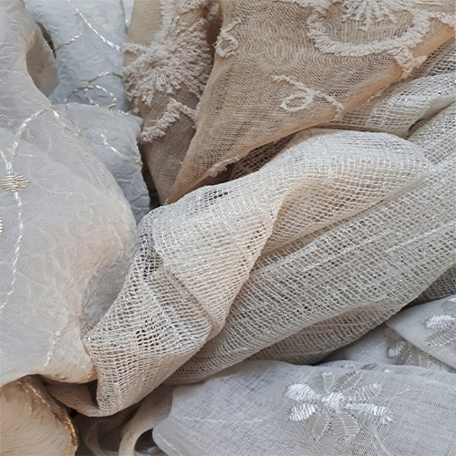 curtains_cleaning (10) پرده توری چرک مرد