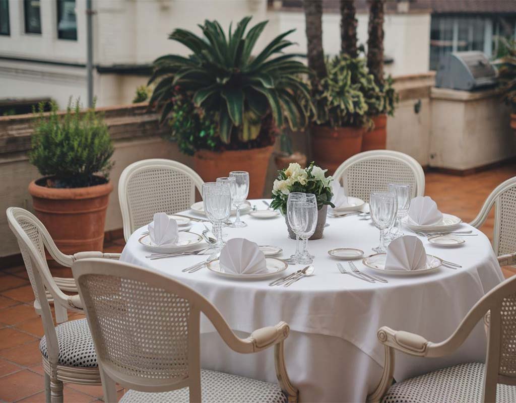 suitable_dining_table_for_balcony (16) میز کلاسیک