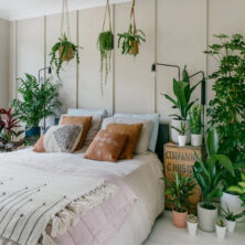 Bedroom decoration (12) گل و گیاه و تخت